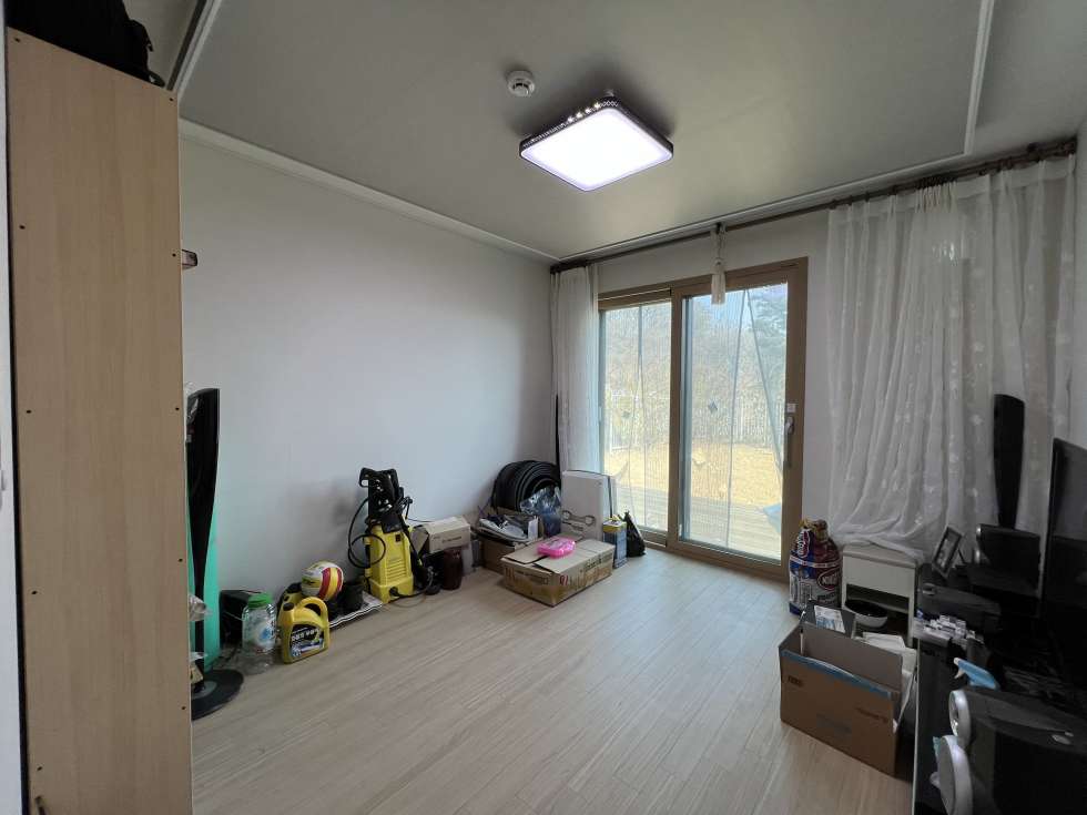 지하방(마당에선1 층)