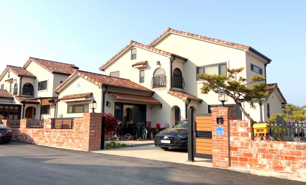 경기 이천시 신둔면 장동리 예쁜마당과 실내로쓰기 좋은 썬룸까지 갖춘 이천전원주택매매 매매 매물번호 18459 사진 1